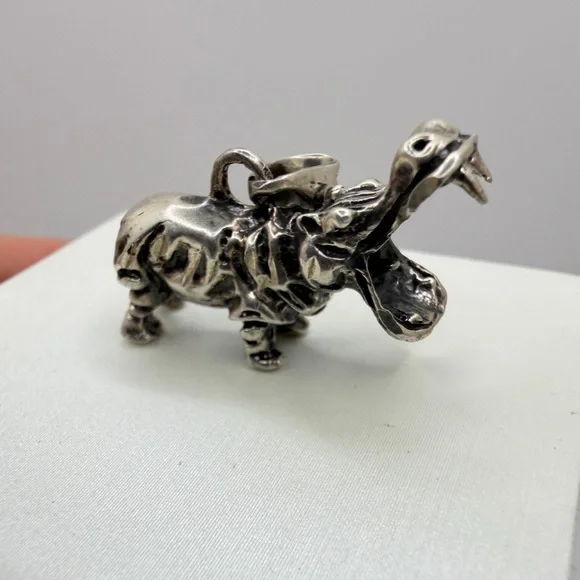 Possible vintage TAXCO sterling silver Hippopotamus charm or pendant! - Picture 7 of 14
